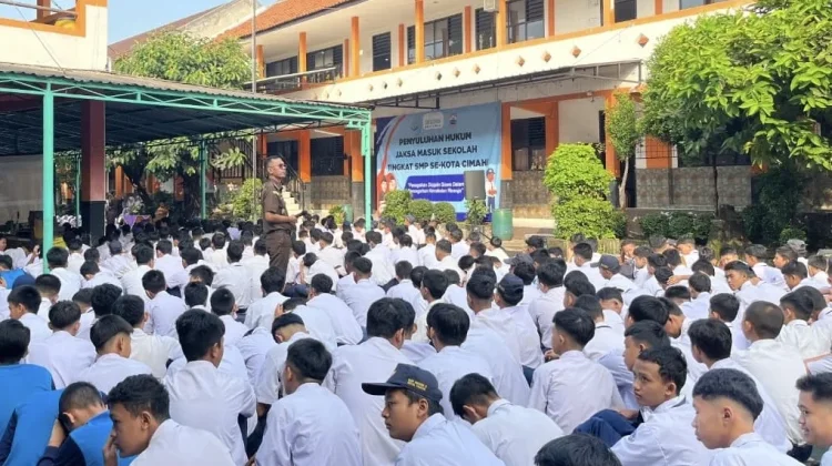 Kejari Cimahi Edukasi 1.400 Siswa lewat Program Jaksa Masuk Sekolah