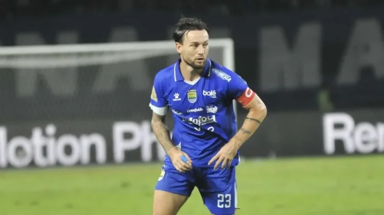 Tak Permasalahkan Venue Laga, Marc Klok Siap Bawa Persib Taklukkan Persija