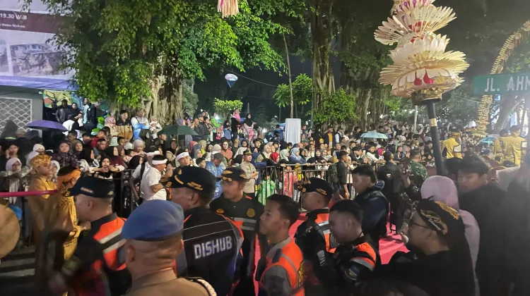 Ratusan Personil Gabungan Amankan Kirab Budaya Karnaval Berkuda
