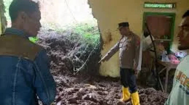 Bupati Bandung Bangunkan Rumah Bagi Terdampak Longsor Pangalengan