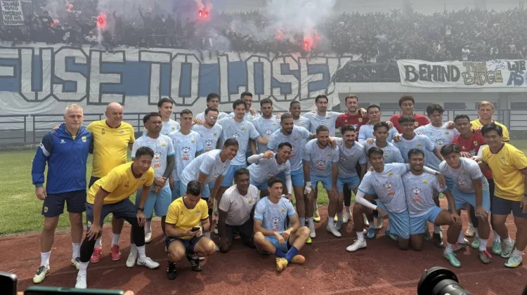 Bobotoh Padati Stadion GBLA, Suntik Semangat Persib Hadapi Persija