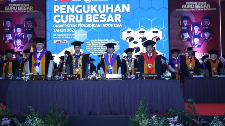 UPI Kukuhkan 14 Guru Besar, Perkuat Daya Saing Akademik