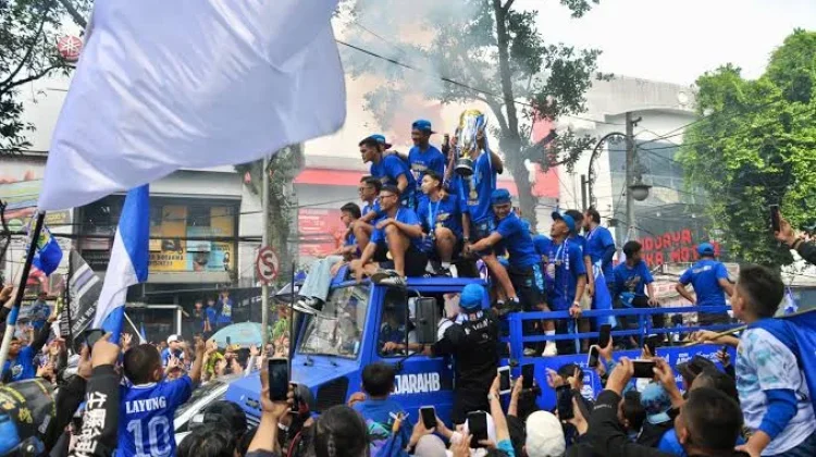 Persib Berpeluang Juara, Kapolda Jabar Imbau Bobotoh Konvoi Dengan Tertib
