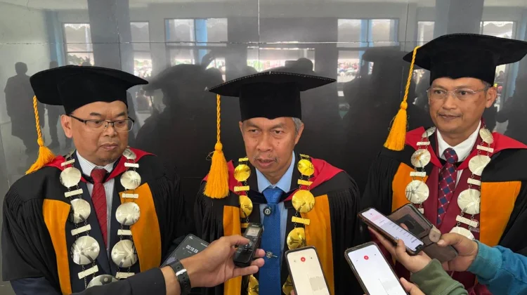 UPI Lepas 1.793 Wisudawan, Tekankan Daya Saing Global