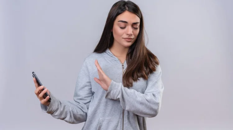“Puasa Scroll”, Cara Baru Gen Z Healing