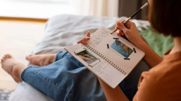 Journaling Jadi Cara Gen Z Kenali Diri