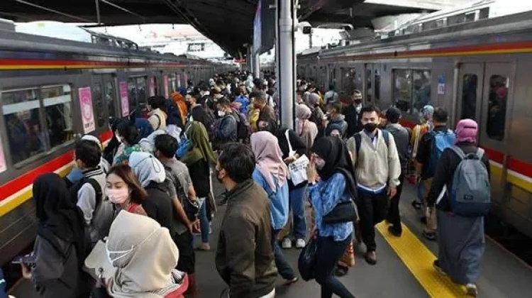 Libur Panjang, Puncak Pengguna Kereta Tertinggi 13 Mei