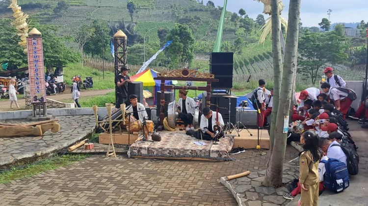 Sejarah Musik dan Tari Ketuk Tilu