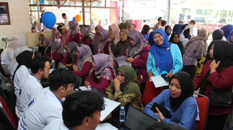 Unisba-KIBI Gelar Bakti Kesehatan, Warga Parongpong Dapat Layanan Gratis