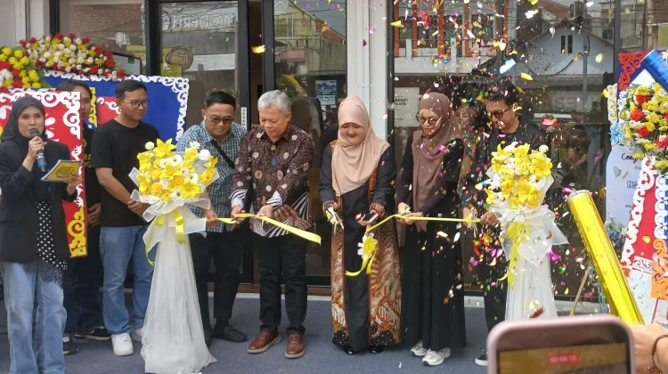 Wakili Diky Candra Resmikan Tempat Usaha, Rani : Kang Diky Tidak Ingin Warga Kecewa