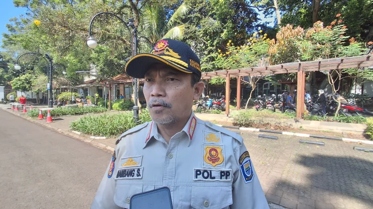 Satpol PP Bandung Lanjutkan Penataan PKL di 10 Titik Kawasan Heritage