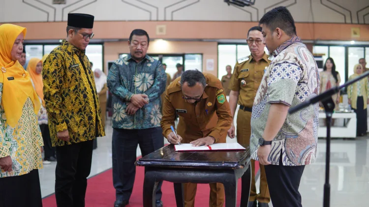 Ini Pesan Bupati Reynaldi Terhadap Para Kepsek yang Baru Dilantik