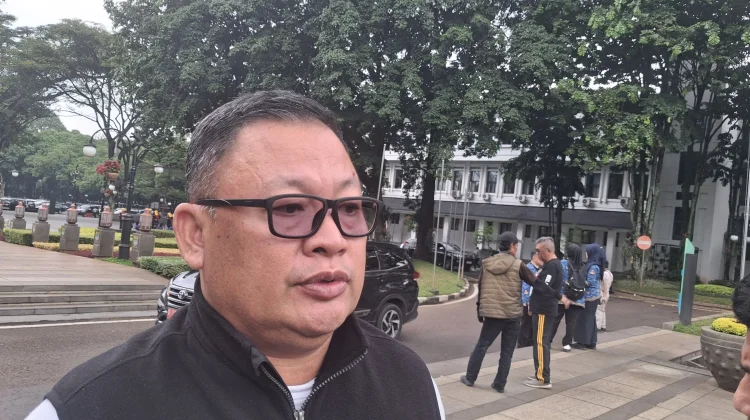 DLH Kota Bandung Kerahkan 345 Personel Antisipasi Sampah Konvoi Persib