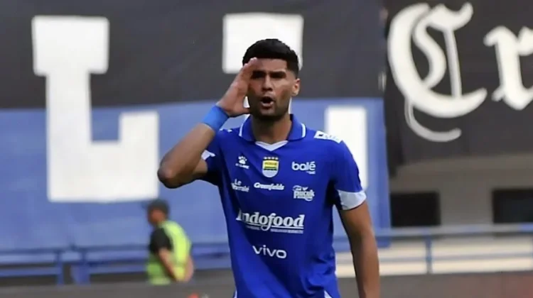 Julio Cesar Minta Persib Fokus di Laga Penentu Juara Hadapi Persijap