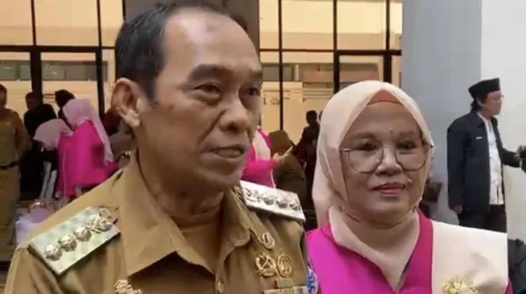 ASN Cimahi Dilarang Bermain Medsos saat Jam Kerja, Pelanggar Terancam Sanksi