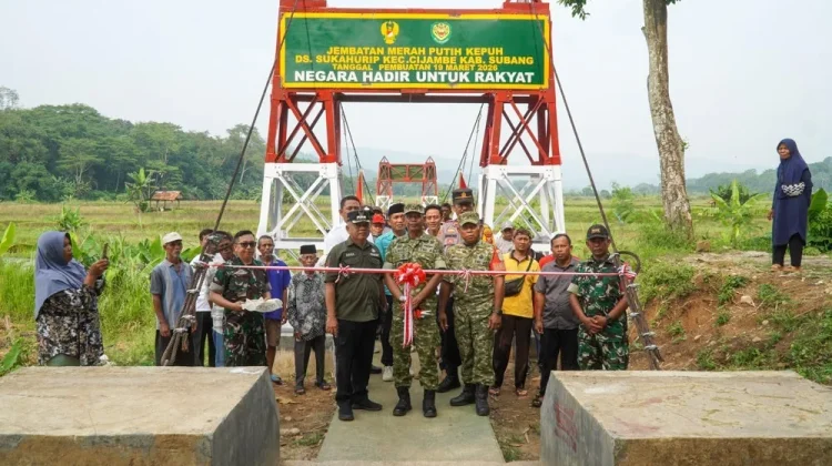 Kodim 0605/Subang Resmikan Jembatan Gantung, Disambut Antusiasme Warga Cijambe