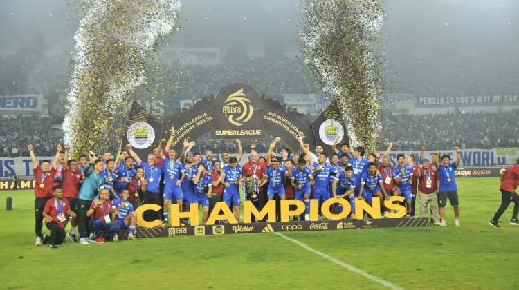 Persib Cetak Sejarah dengan Tiga Gelar Beruntun