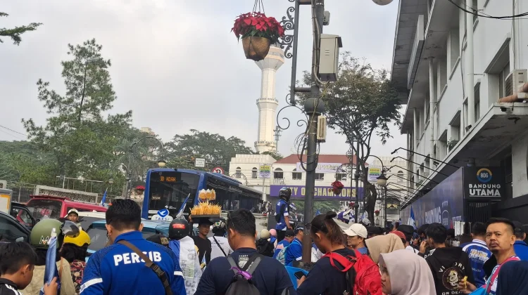 Handphone Putros Pemain Persib Hilang saat Perayaan Juara