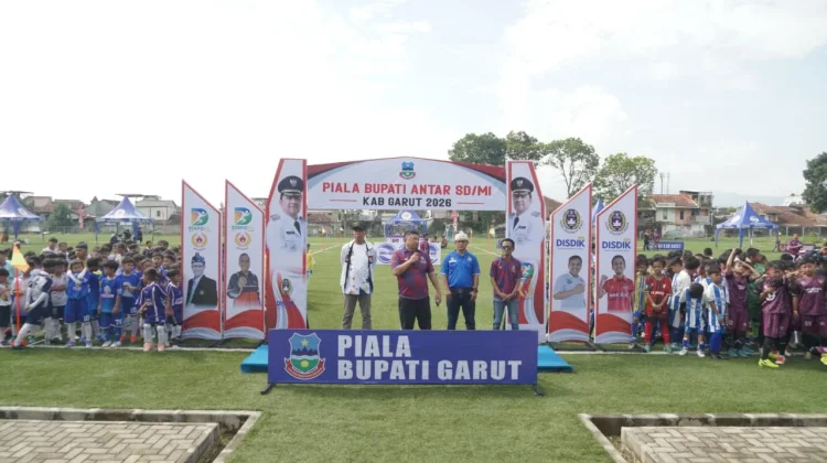 Turnamen Sepak Bola, Pemkab : Kembangkan Bakat Anak