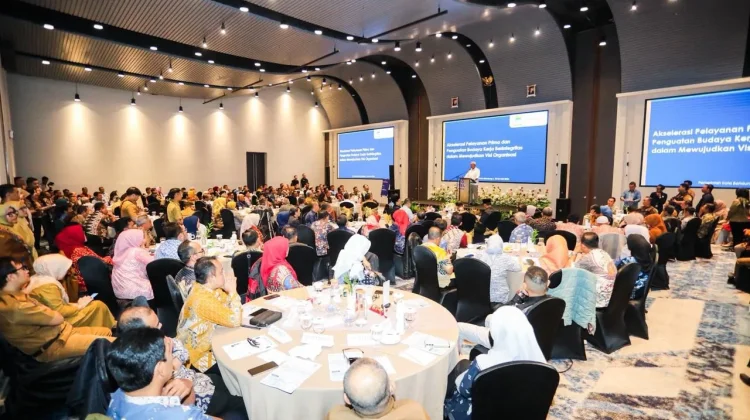 Walikota Bandung Minta Camat dan Lurah Tingkatkan Kepemimpinan dan Integritas