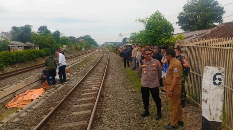 Dua Perempuan Tewas Tertemper KA Fider di Perlintasan Baros Cimahi