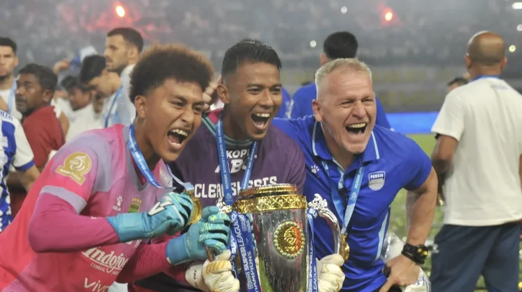 18 Clean Sheet, Teja Cetak Sejarah di Persib