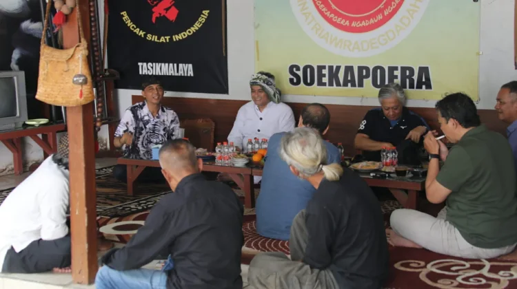 Diskusi dengan “Puseur KWS”, Diky Candra: Silaturahmi Bahas Budaya Kasukapuraan