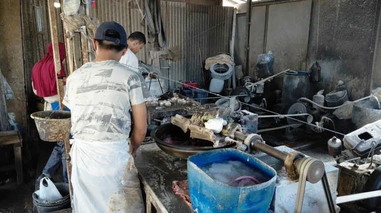 Pasca Iduladha, Penggilingan Daging di Pasar Cikurubuk Dipadati Warga