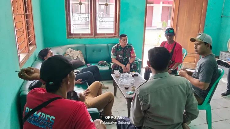 Babinsa Koramil Ciasem Ajak Warga Jaga Kondusifitas Keamanan Lingkungan