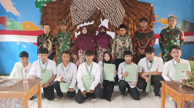 Wujud Kepedulian Babinsa Pabuaran Terhadap Dunia Pendidikan di Desa Binaan