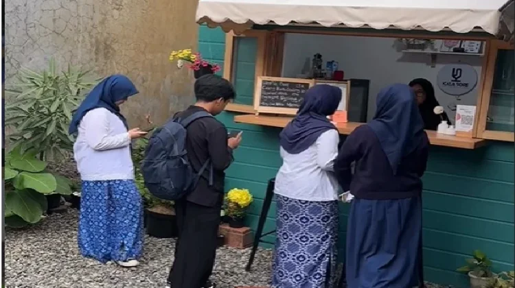 Kedai Kala Sore, Kedai Unik di Halaman Rumah
