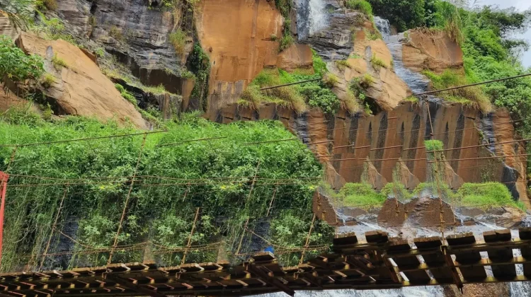 Curug Batu Templek, Pesona Alam Unik Bandung