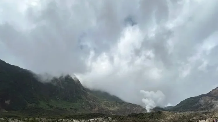 Pesona Alam dan Spot Ikonik di Gunung Papandayan Garut - RRI.co.id