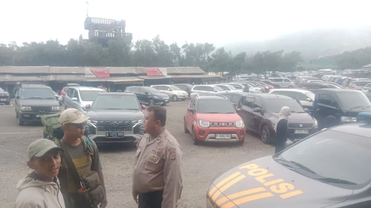Libur Waisak TWA Papandayan Dipadati Wisatawan