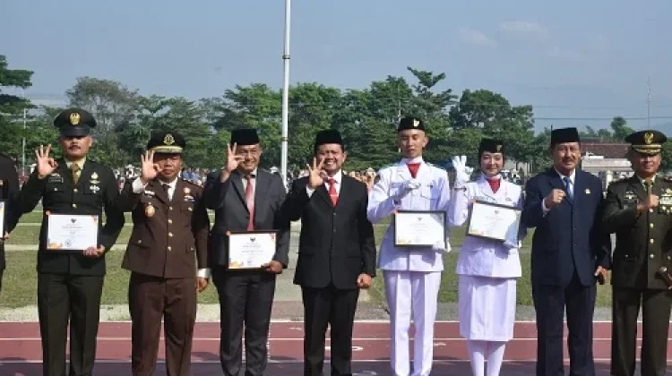 Hari Lahir Pancasila, Insan Paskibraka Sumedang Terima Penghargaan