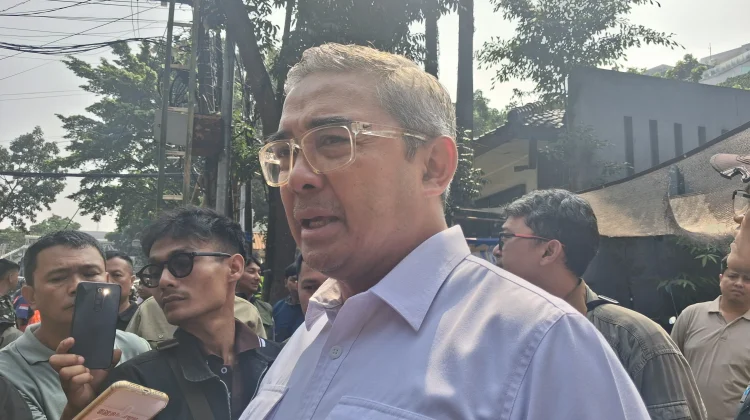 Pemkot Bandung Tunda Pemotongan Kabel Udara di Asia Afrika