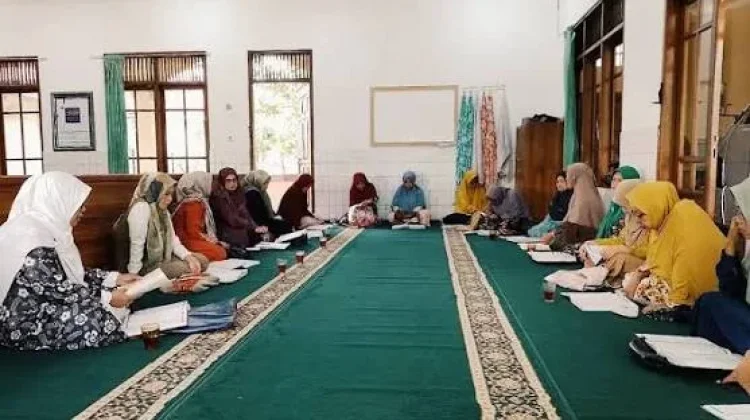 Dongkrak Iman Taqwa, Muslimah Karangtengah Gelar Pengajian Rutin
