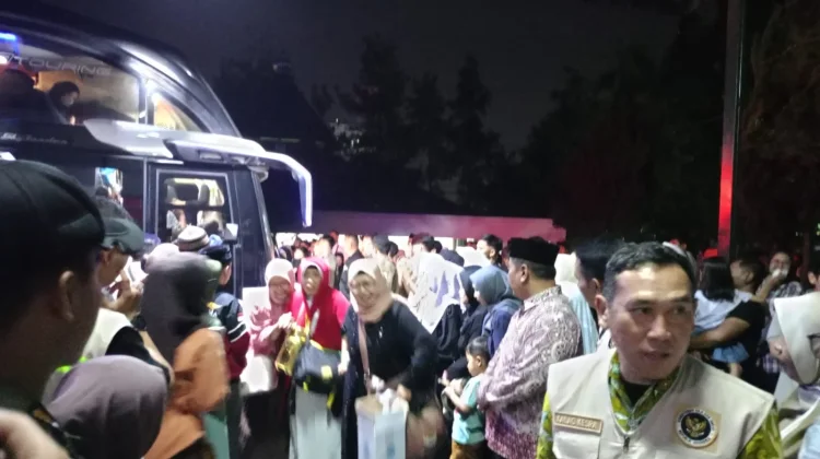 Sebanyak 445 Jemaah Haji Kota Cimahi Kloter 7 Tiba dalam Kondisi Sehat