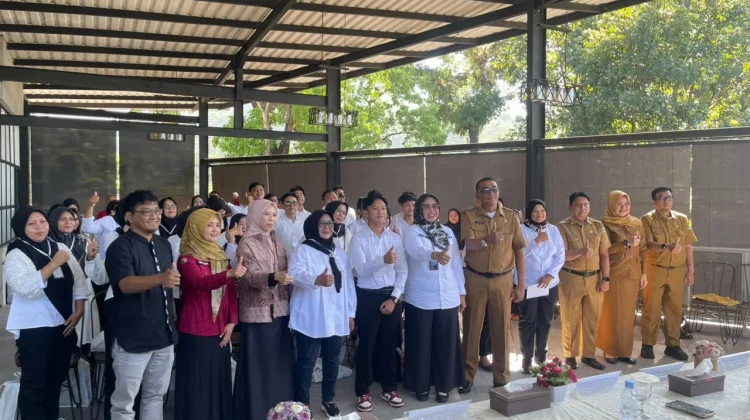 Peringati Bulan Bung Karno, Ineu Purwadewi Hadirkan Pelatihan Barista di Sumedang