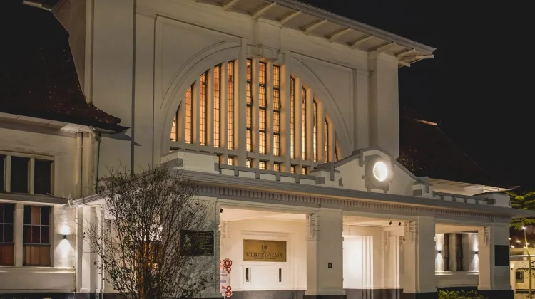 PT Pos Sulap Gedung Sejarah Tempat Soekarno Belajar, jadi Restoran Heritage