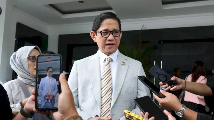 Iswara Desak Disdik Evaluasi Server SPMB, Ketersediaan Kursi Dipastikan Aman