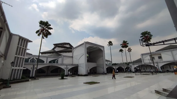 Waktu Sholat Wilayah Bandung, Kamis 11 Juni 2026