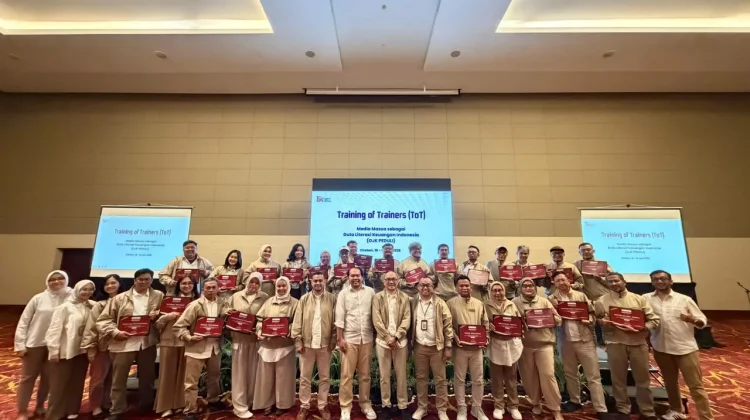 Resmi Dikukuhkan, Berikut Daftar Duta Literasi Media Massa OJK Batch Pertama