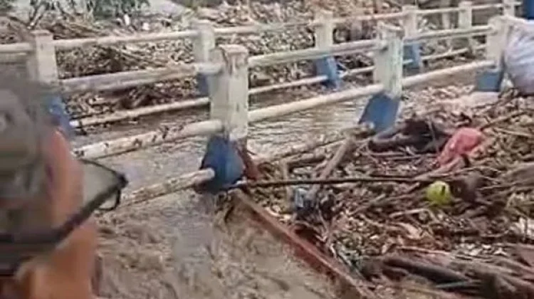 Atasi Banjir,Bupati Tinjau Sungai Cigede Kabupaten Bandung