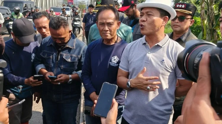 Solusi Banjir Bandung,Sungai Cipalasari Dikeruk 2,5 Km