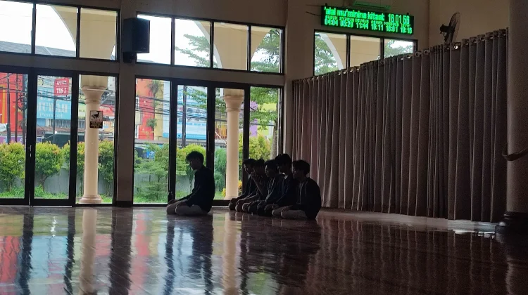 Waktu Sholat Senin Bandung,15 Juni 2026