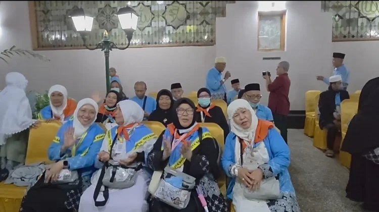 Kepulangan Jamaah Haji Fase Akhir Gelombang Pertama Tiba Selamat dan Kuota Utuh
