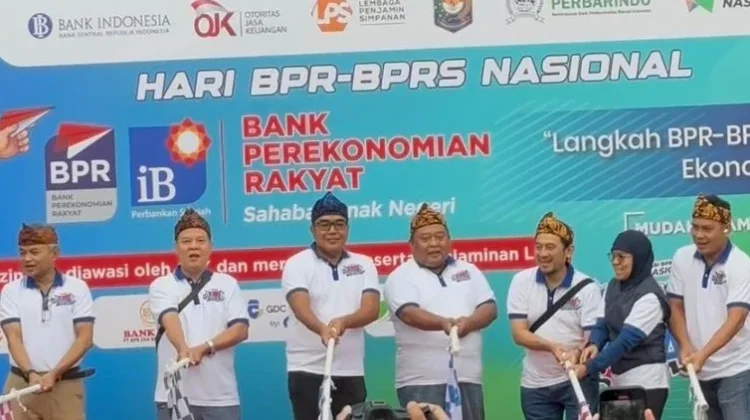 OJK Dorong Penguatan BPR-BPRS lewat Momentum Hari Nasional di Bandung