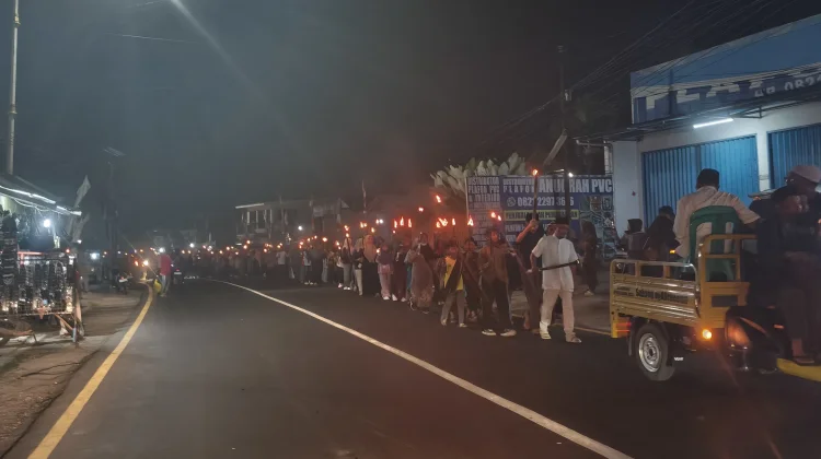 Polsek Jalancagak Libatkan Personilnya Amakna Pawai Obor Tahun Baru 1448 Hijriah