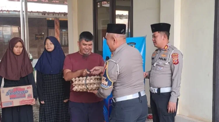 "Polantas Menyapa", HUT Bhayangkara Satlantas Polres Subang Beri Sembako Anak Yatim